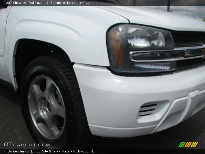 Summit White / Light Gray 2007 Chevrolet TrailBlazer LS