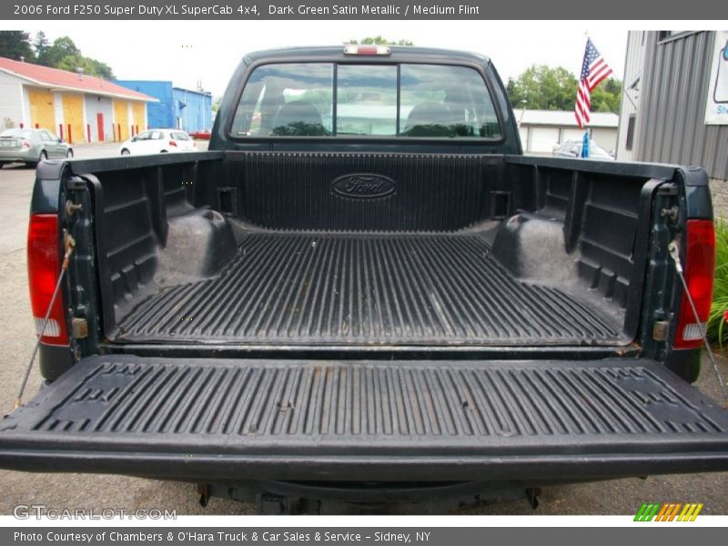  2006 F250 Super Duty XL SuperCab 4x4 Trunk