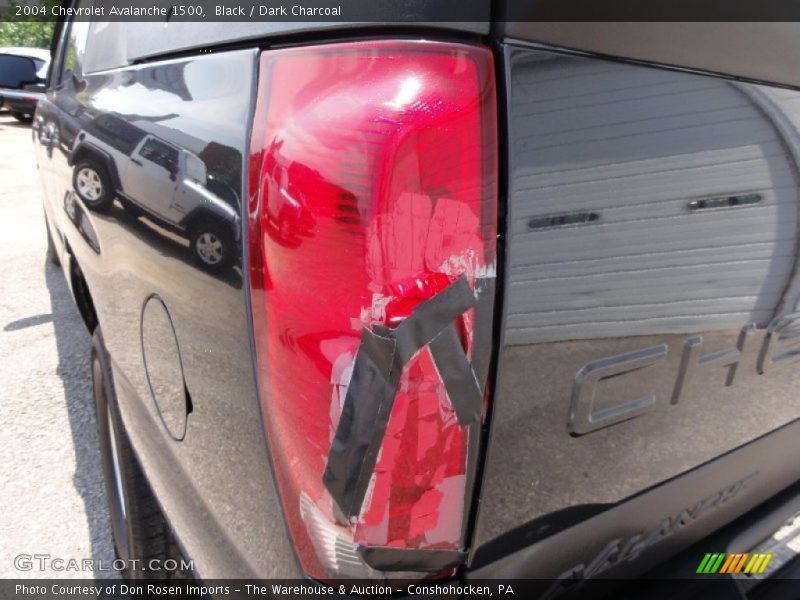 Black / Dark Charcoal 2004 Chevrolet Avalanche 1500