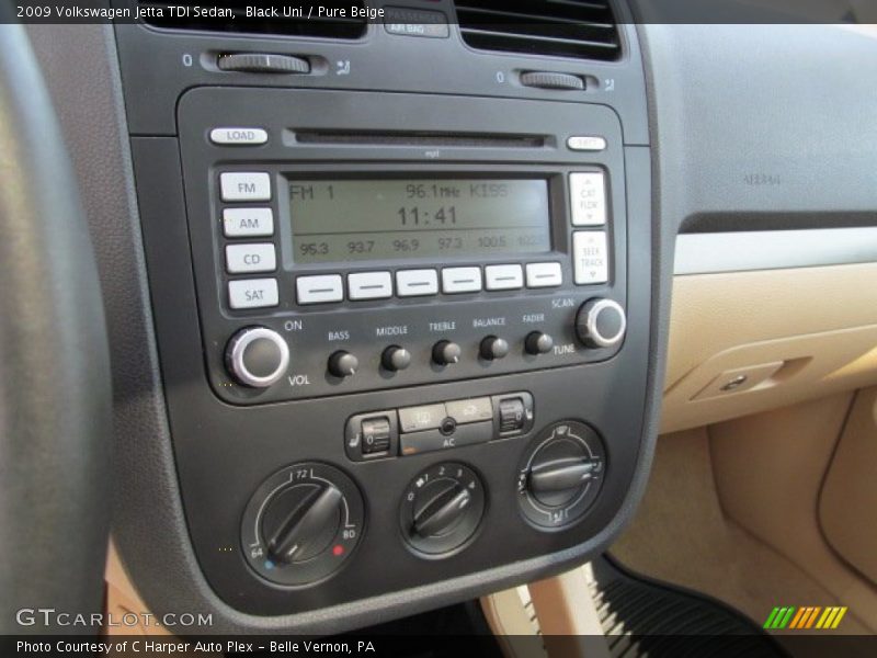 Black Uni / Pure Beige 2009 Volkswagen Jetta TDI Sedan