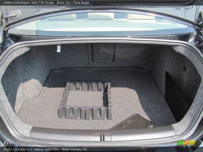 Black Uni / Pure Beige 2009 Volkswagen Jetta TDI Sedan