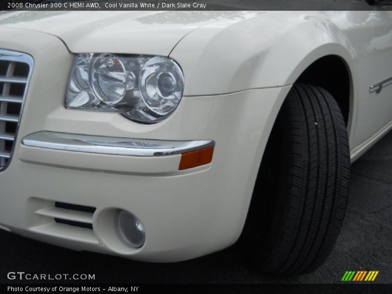 Cool Vanilla White / Dark Slate Gray 2008 Chrysler 300 C HEMI AWD