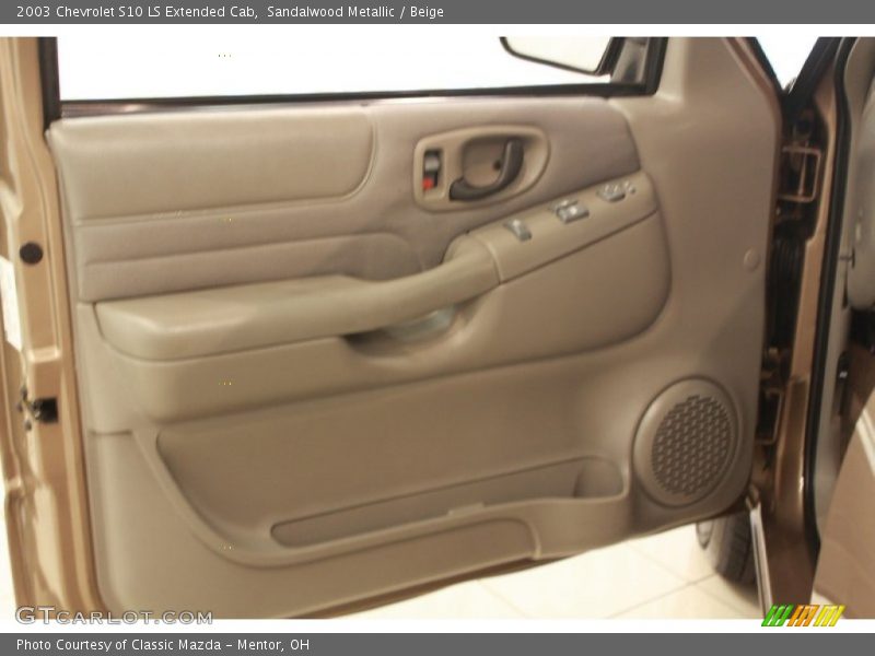 Door Panel of 2003 S10 LS Extended Cab