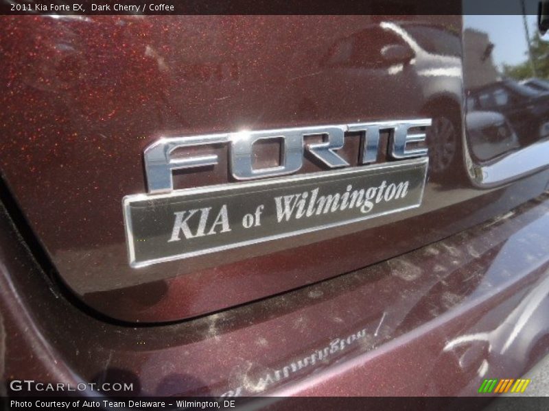 Dark Cherry / Coffee 2011 Kia Forte EX