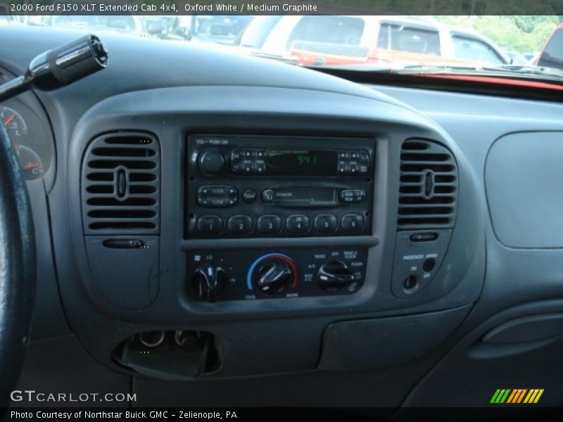 Oxford White / Medium Graphite 2000 Ford F150 XLT Extended Cab 4x4