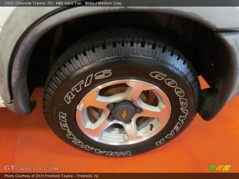 White / Medium Gray 2002 Chevrolet Tracker ZR2 4WD Hard Top