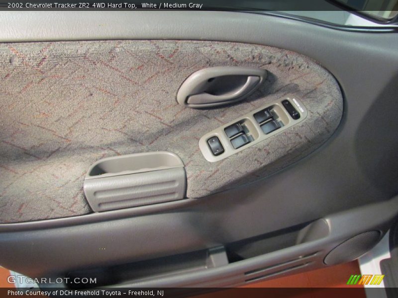 White / Medium Gray 2002 Chevrolet Tracker ZR2 4WD Hard Top