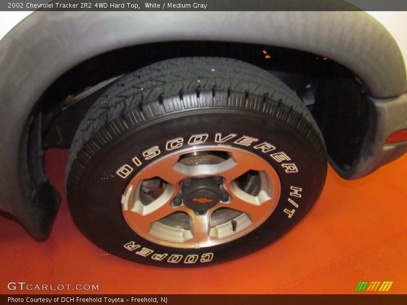 White / Medium Gray 2002 Chevrolet Tracker ZR2 4WD Hard Top
