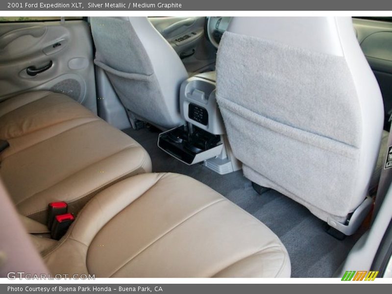 Silver Metallic / Medium Graphite 2001 Ford Expedition XLT