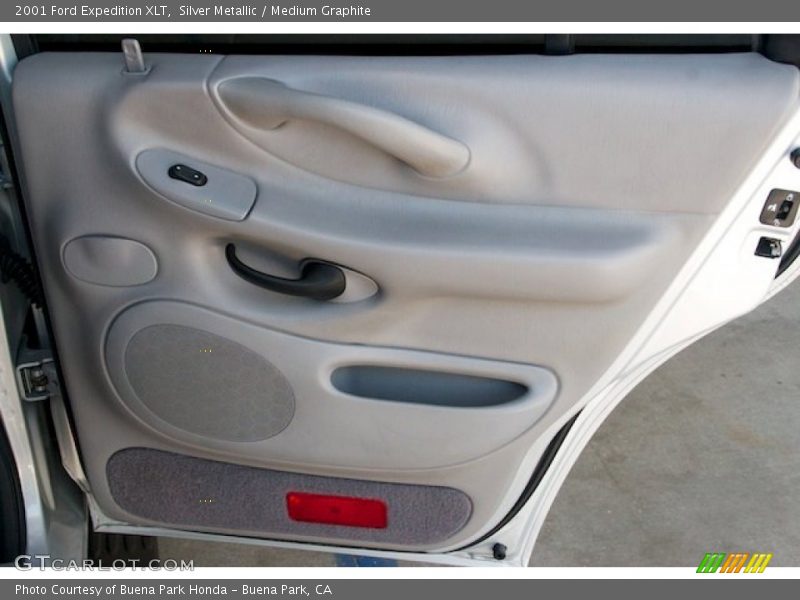 Silver Metallic / Medium Graphite 2001 Ford Expedition XLT