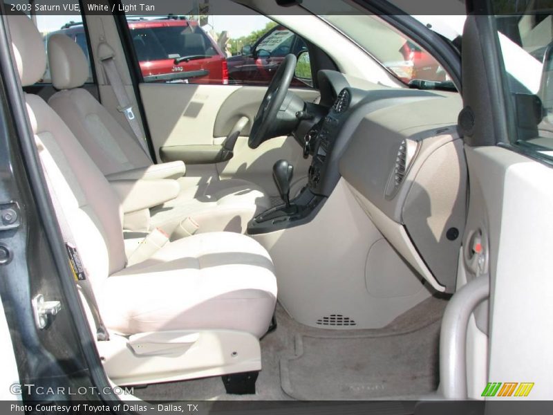 White / Light Tan 2003 Saturn VUE