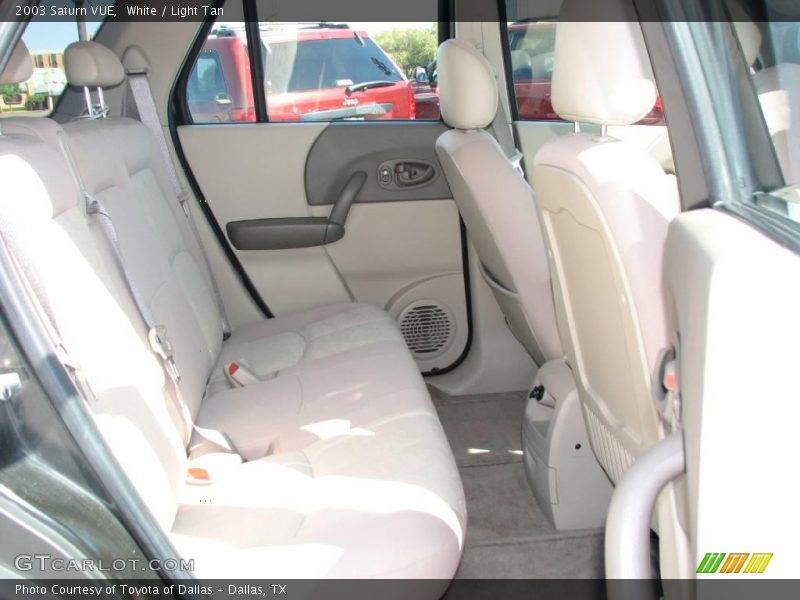 White / Light Tan 2003 Saturn VUE