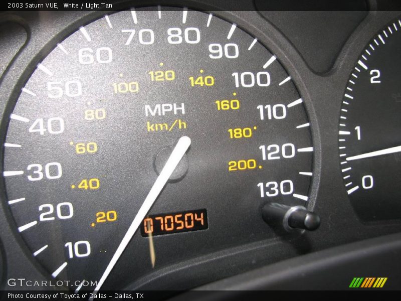 White / Light Tan 2003 Saturn VUE