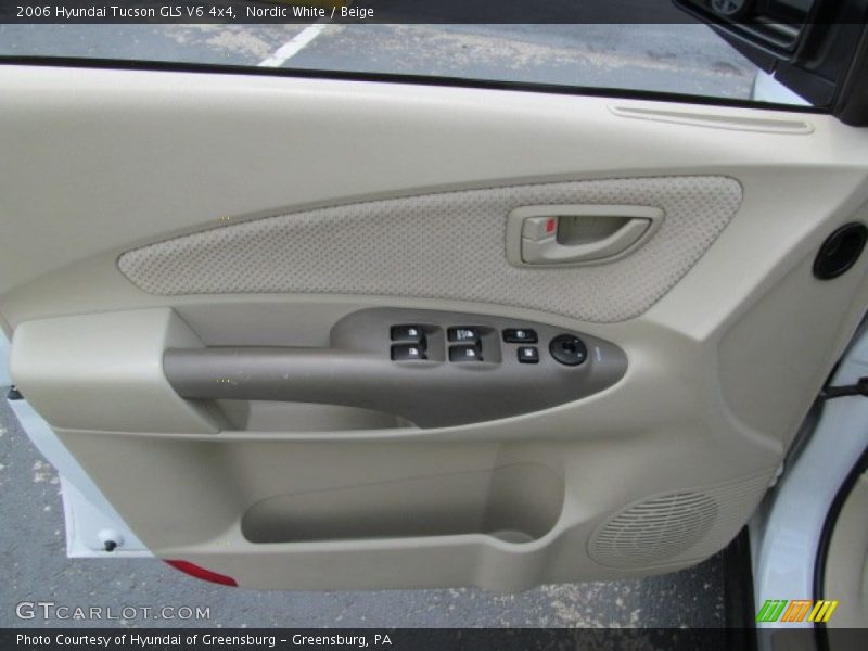 Nordic White / Beige 2006 Hyundai Tucson GLS V6 4x4