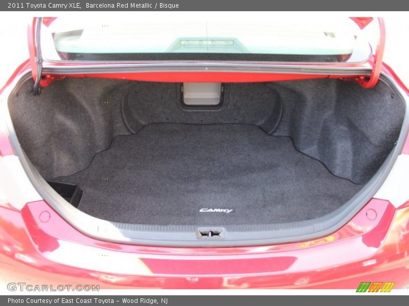 Barcelona Red Metallic / Bisque 2011 Toyota Camry XLE
