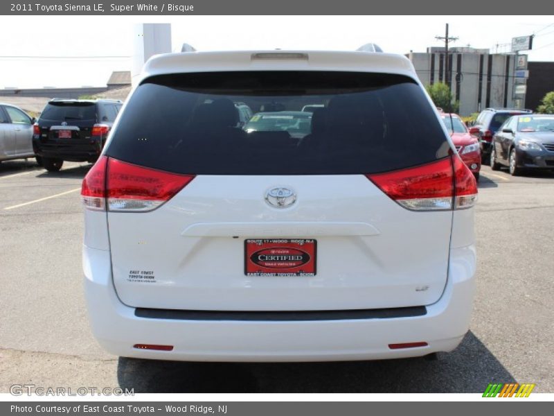 Super White / Bisque 2011 Toyota Sienna LE