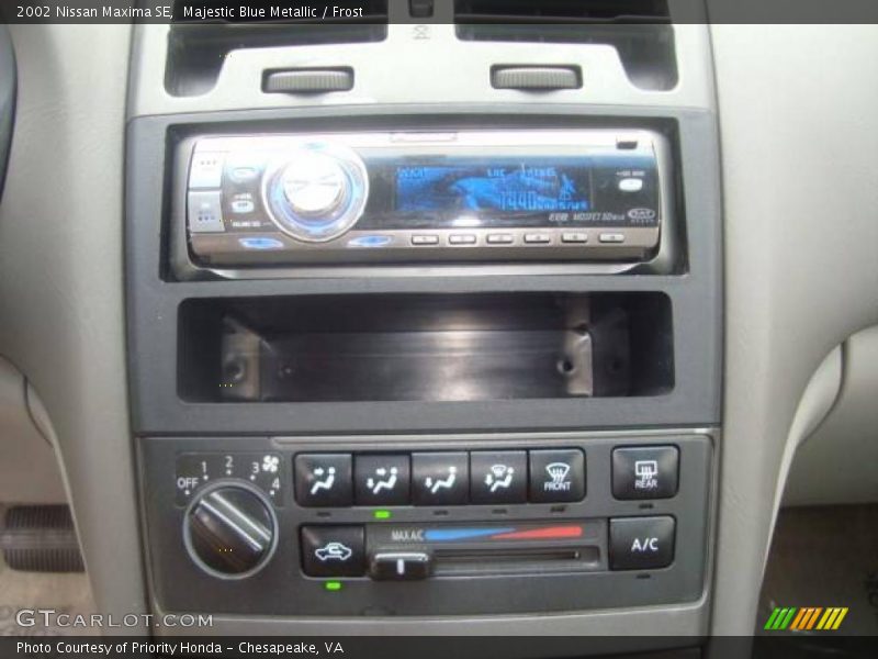 Majestic Blue Metallic / Frost 2002 Nissan Maxima SE