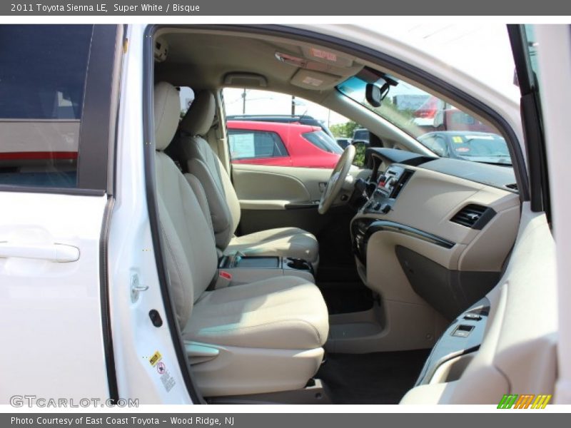 Super White / Bisque 2011 Toyota Sienna LE
