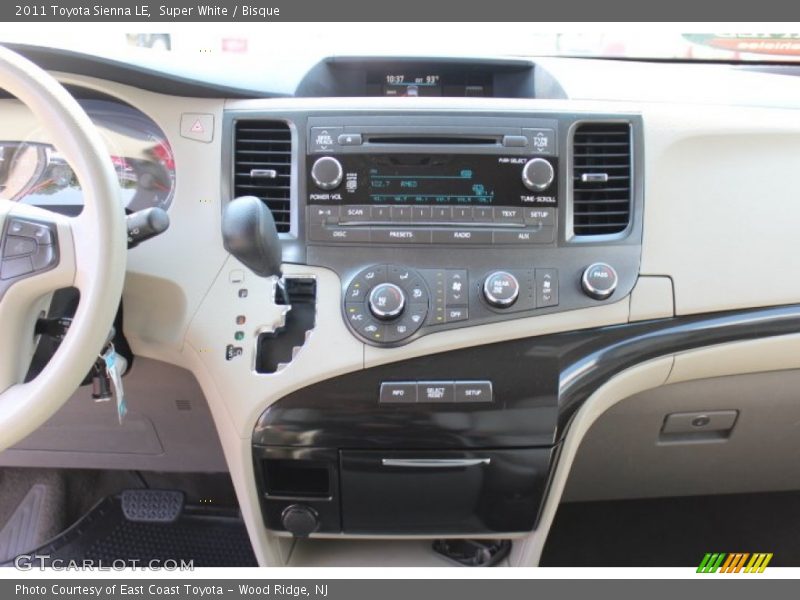 Super White / Bisque 2011 Toyota Sienna LE
