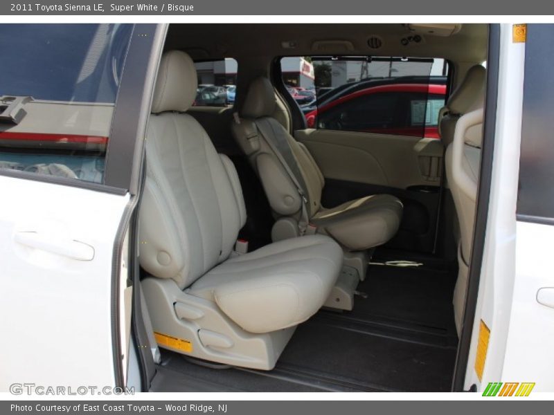 Super White / Bisque 2011 Toyota Sienna LE
