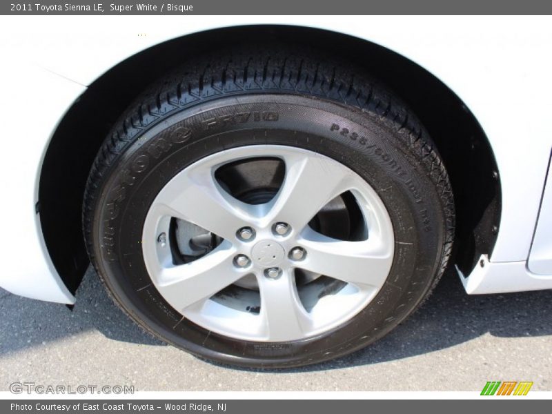 Super White / Bisque 2011 Toyota Sienna LE