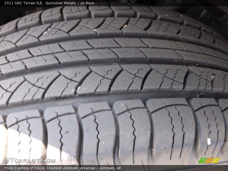 Quicksilver Metallic / Jet Black 2011 GMC Terrain SLE