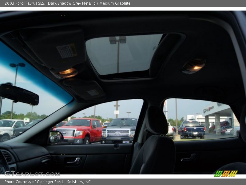 Dark Shadow Grey Metallic / Medium Graphite 2003 Ford Taurus SES