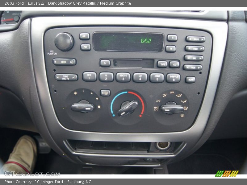 Dark Shadow Grey Metallic / Medium Graphite 2003 Ford Taurus SES