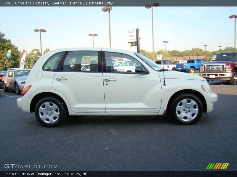 Cool Vanilla White / Dark Slate Gray 2005 Chrysler PT Cruiser