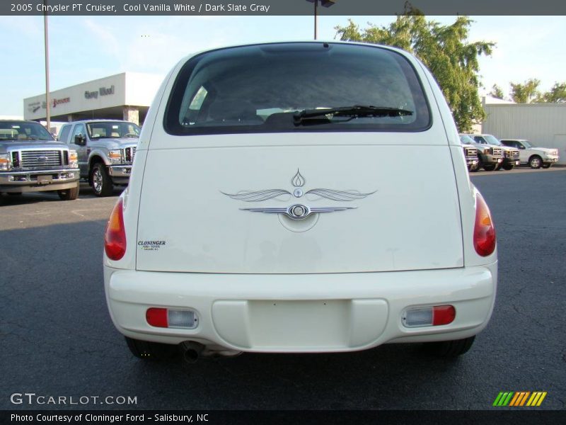 Cool Vanilla White / Dark Slate Gray 2005 Chrysler PT Cruiser