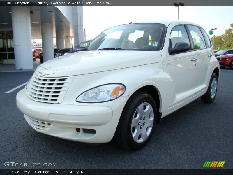 Cool Vanilla White / Dark Slate Gray 2005 Chrysler PT Cruiser