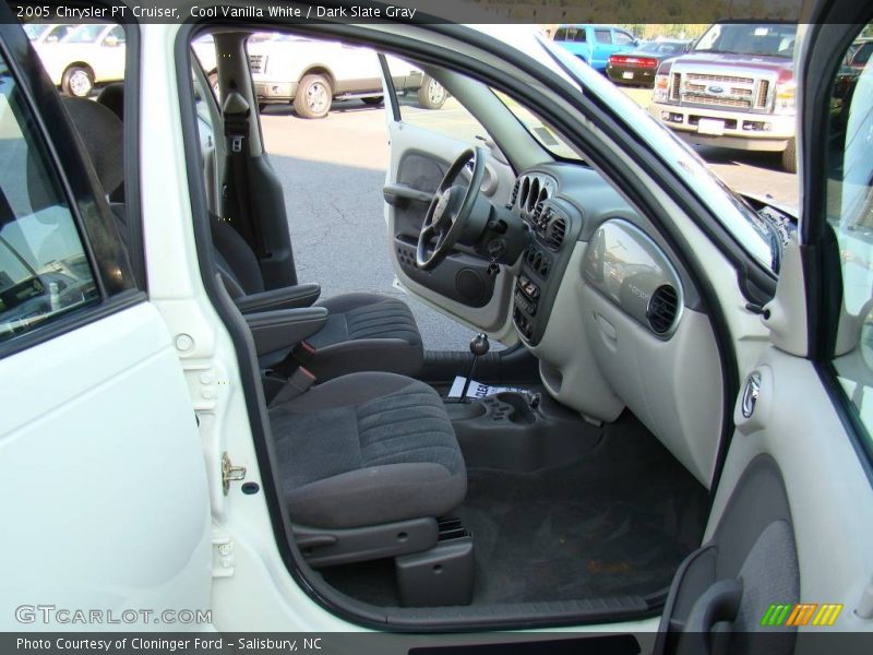 Cool Vanilla White / Dark Slate Gray 2005 Chrysler PT Cruiser