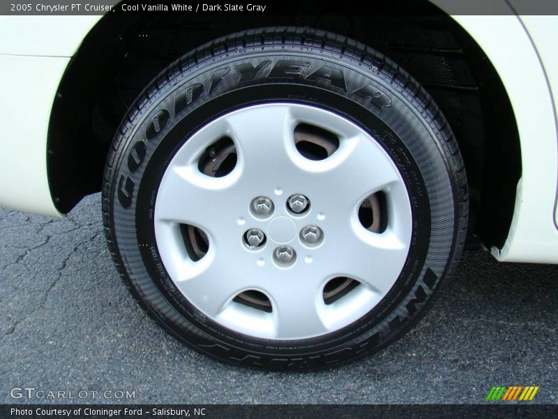 Cool Vanilla White / Dark Slate Gray 2005 Chrysler PT Cruiser