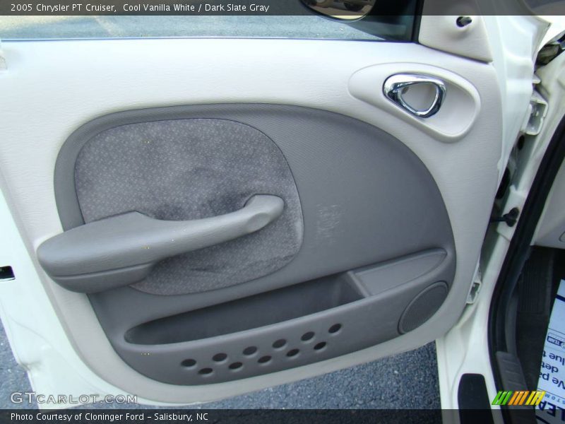 Cool Vanilla White / Dark Slate Gray 2005 Chrysler PT Cruiser