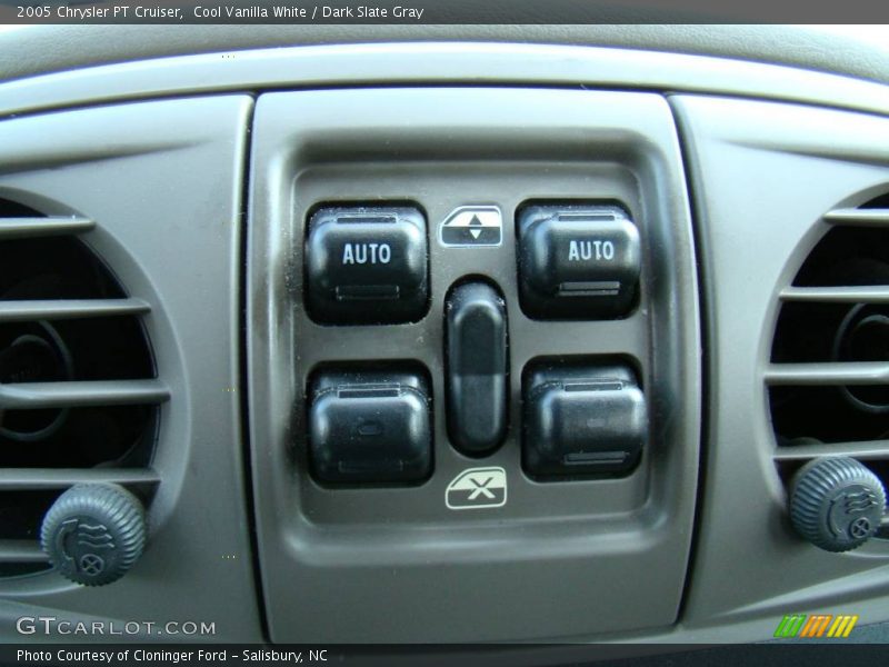 Cool Vanilla White / Dark Slate Gray 2005 Chrysler PT Cruiser