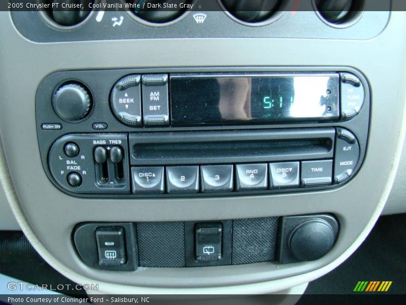 Cool Vanilla White / Dark Slate Gray 2005 Chrysler PT Cruiser