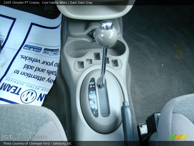 Cool Vanilla White / Dark Slate Gray 2005 Chrysler PT Cruiser