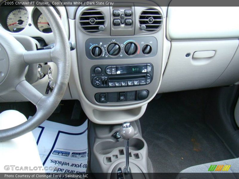 Cool Vanilla White / Dark Slate Gray 2005 Chrysler PT Cruiser