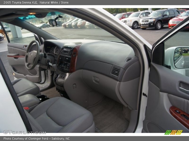 Natural White / Stone 2005 Toyota Sienna XLE