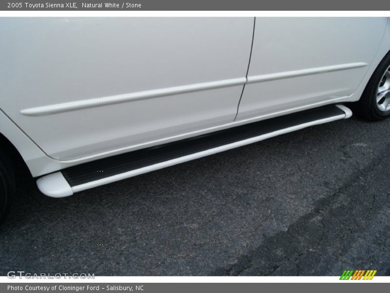 Natural White / Stone 2005 Toyota Sienna XLE