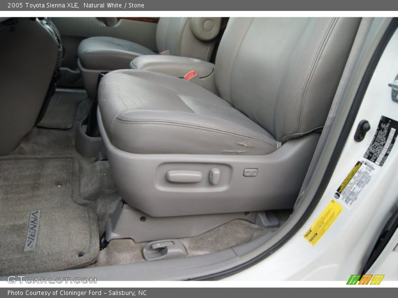 Natural White / Stone 2005 Toyota Sienna XLE