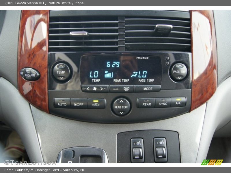 Natural White / Stone 2005 Toyota Sienna XLE