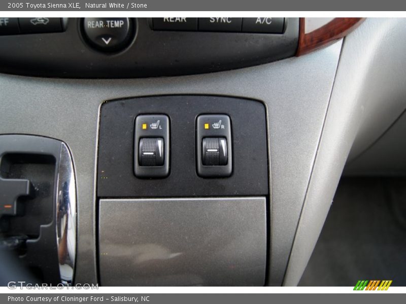 Natural White / Stone 2005 Toyota Sienna XLE