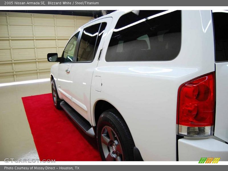 Blizzard White / Steel/Titanium 2005 Nissan Armada SE