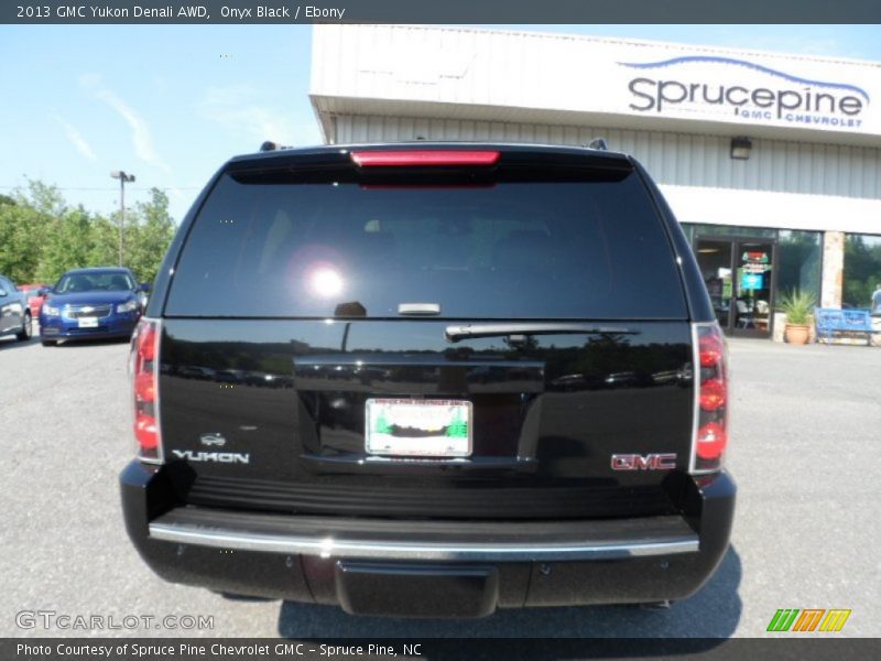 Onyx Black / Ebony 2013 GMC Yukon Denali AWD
