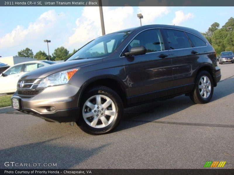 Urban Titanium Metallic / Black 2011 Honda CR-V SE