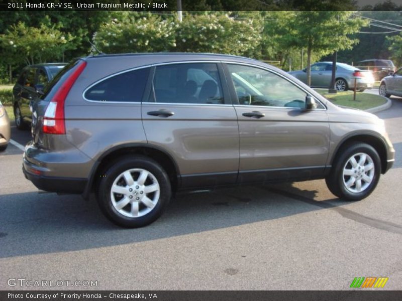 Urban Titanium Metallic / Black 2011 Honda CR-V SE
