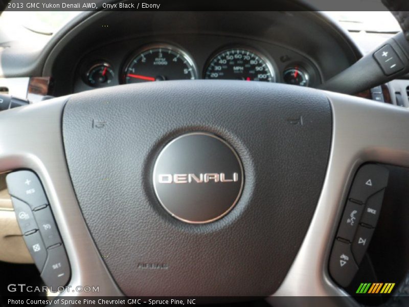 Onyx Black / Ebony 2013 GMC Yukon Denali AWD