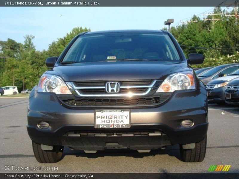 Urban Titanium Metallic / Black 2011 Honda CR-V SE