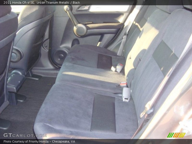 Urban Titanium Metallic / Black 2011 Honda CR-V SE